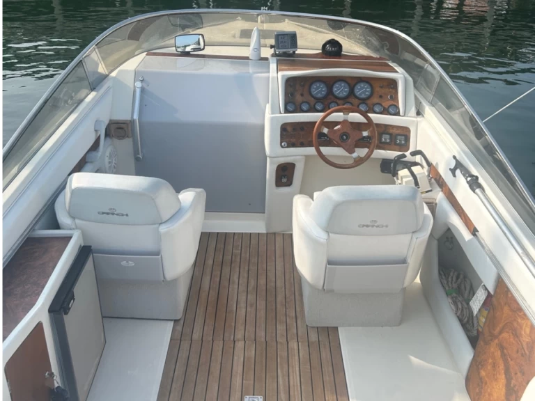 Huur een Cranchi Clipper 760 in Angera