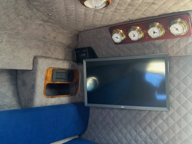 Huur een Cranchi Clipper 760 in Angera