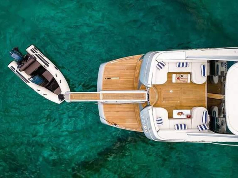 Jachthuur in Ornós - Pershing Pershing 65 via SamBoat