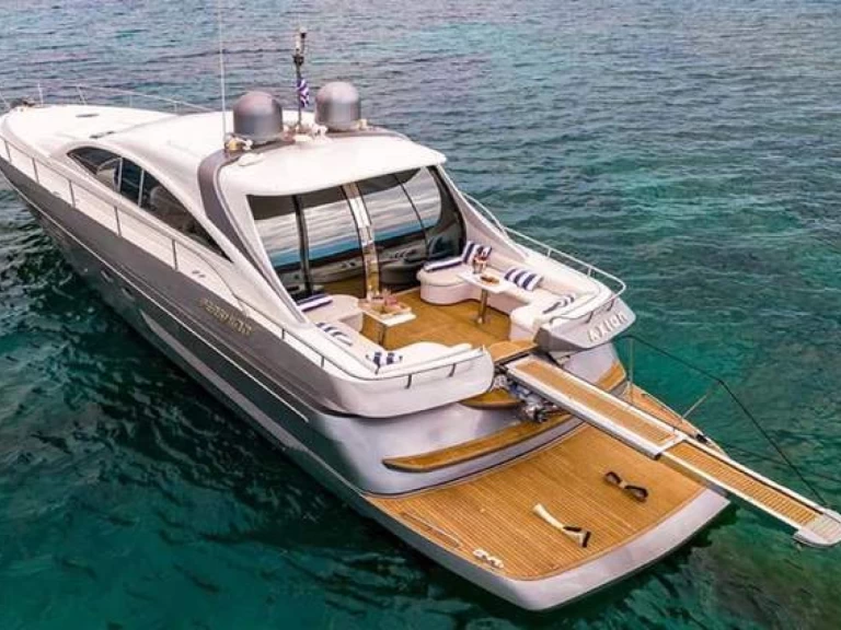 Huur een Pershing Pershing 65 in Ornós