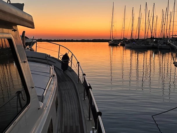 Huur een Menorquin-Yachts Menorquin yacht 160 fly  in Marzamemi