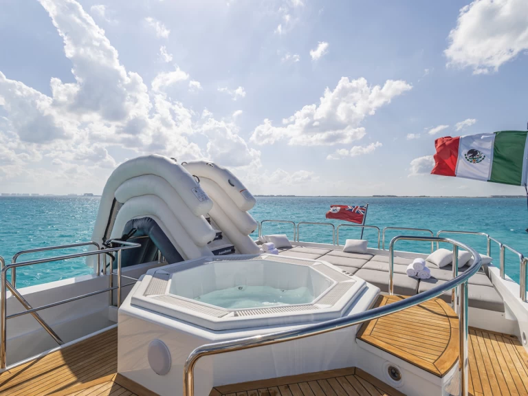 Bootverhuur Heesen 115 in Cancun via SamBoat