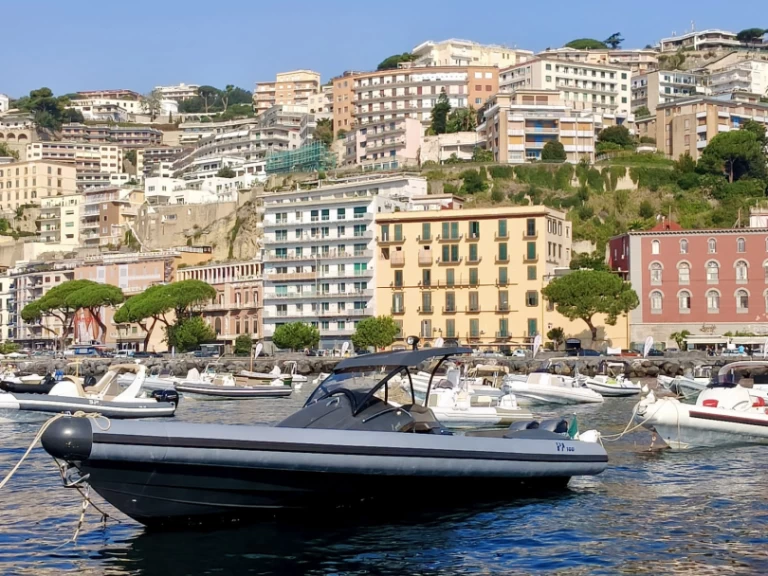 RIB te huur in Napels voor de beste prijs