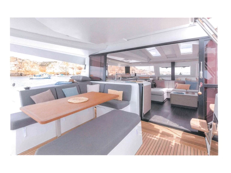 Verhuur Catamaran Fountaine Pajot met vaarbewijs