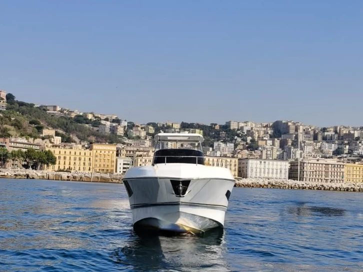 Jachthuur in Napels - MIAMI GOLD  33 WALK AROUND via SamBoat