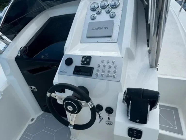 Huur Motorboot met of zonder schipper MIAMI GOLD  in Napels