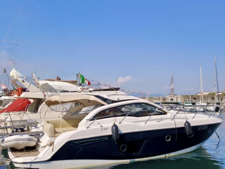 Sessa Marine C38 te huur van particulier of professional in Napels