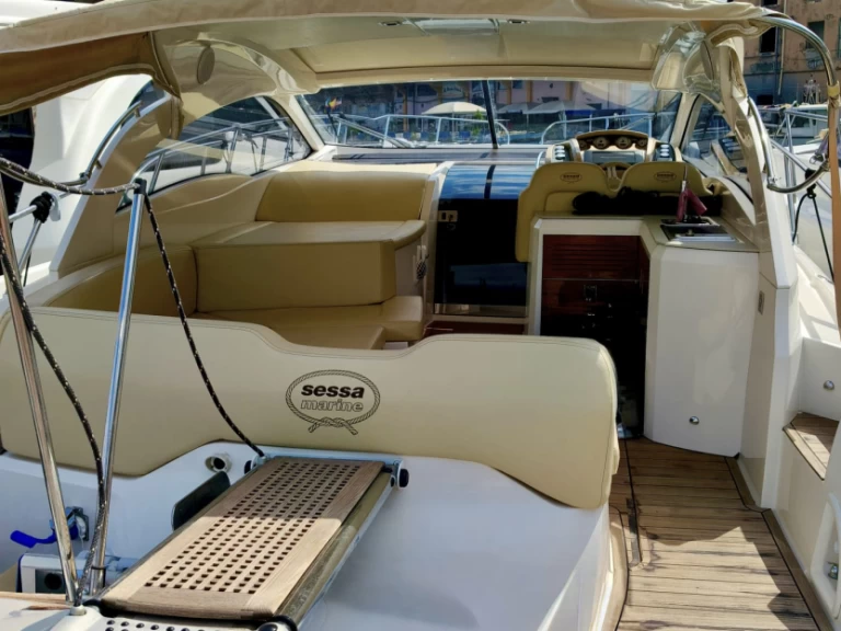 Huur een Sessa Marine C38 in Napels