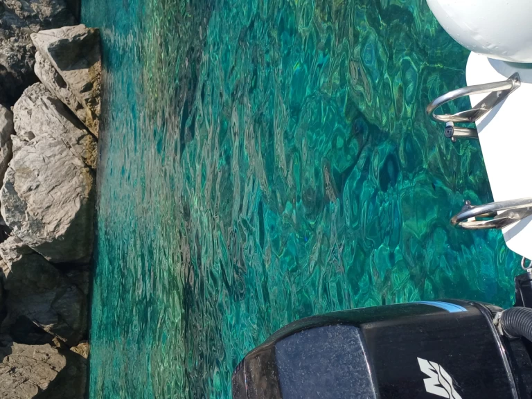 Huur een Zodiac Cadet in Napels