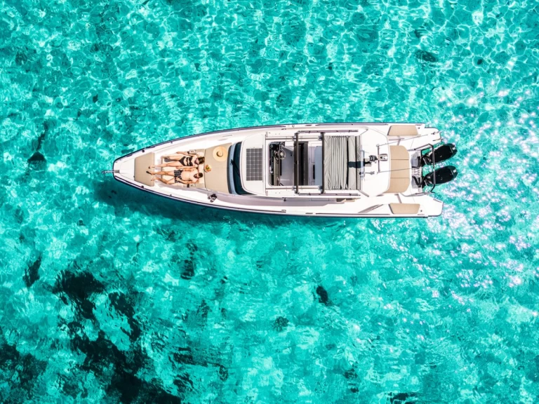 Axopar Axopar 37 Sun-Top te huur van particulier of professional in Zaton