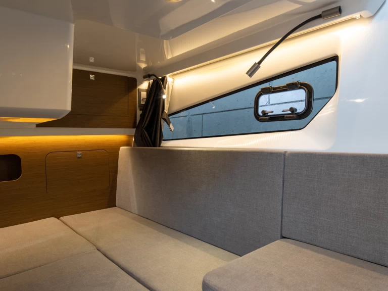 Bénéteau Antares 11 FLY te huur van particulier of professional in Split