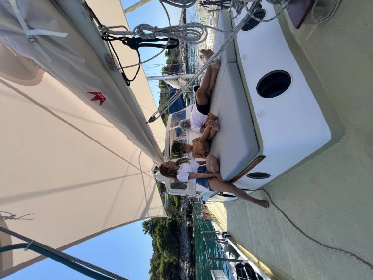 Huur een Uljanik Shipyard Besa in Hvar