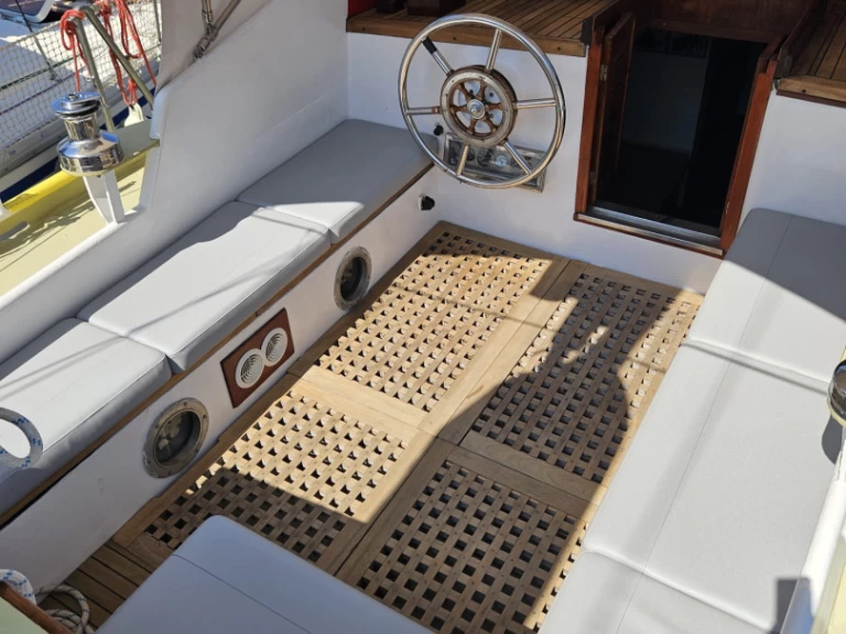 Bootverhuur Hvar goedkoop Besa