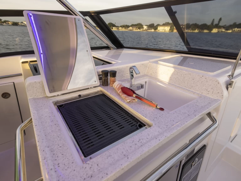 Verhuur Motorboot Aquila met vaarbewijs