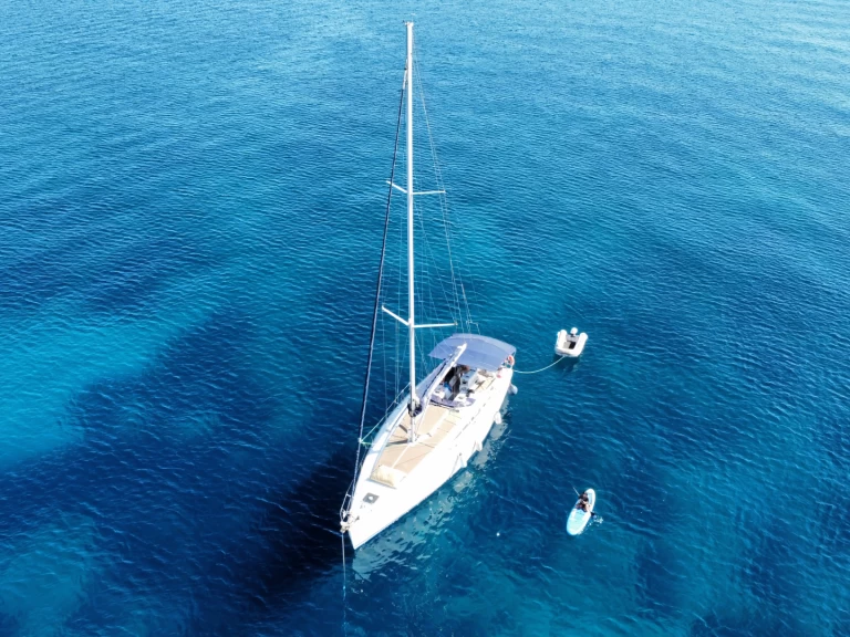 Verhuur Zeilboot in Naxos Port - Jeanneau Sun Odyssey 494