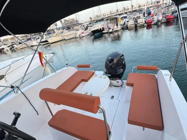 Huur een Boats maks Catt X6 in Alicante