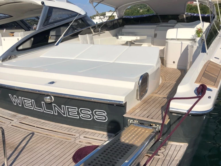 Verhuur Motorboot Tornado met vaarbewijs