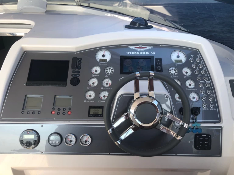 Jachthuur in Forio - Tornado Tornado 50S via SamBoat