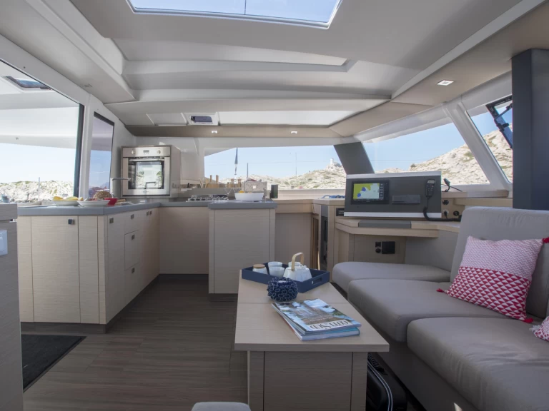 Bootverhuur Fountaine Pajot Astrea 42 in Marseille via SamBoat