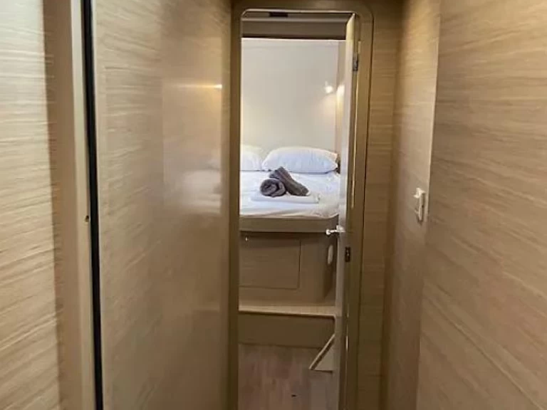 Huur een Lagoon Lagoon 42 in Álimos