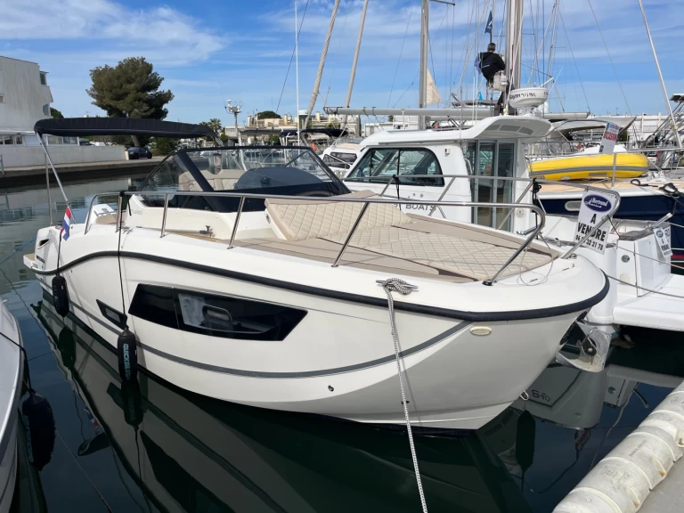 Bootverhuur Ibiza Town goedkoop Activ 875 Sundeck