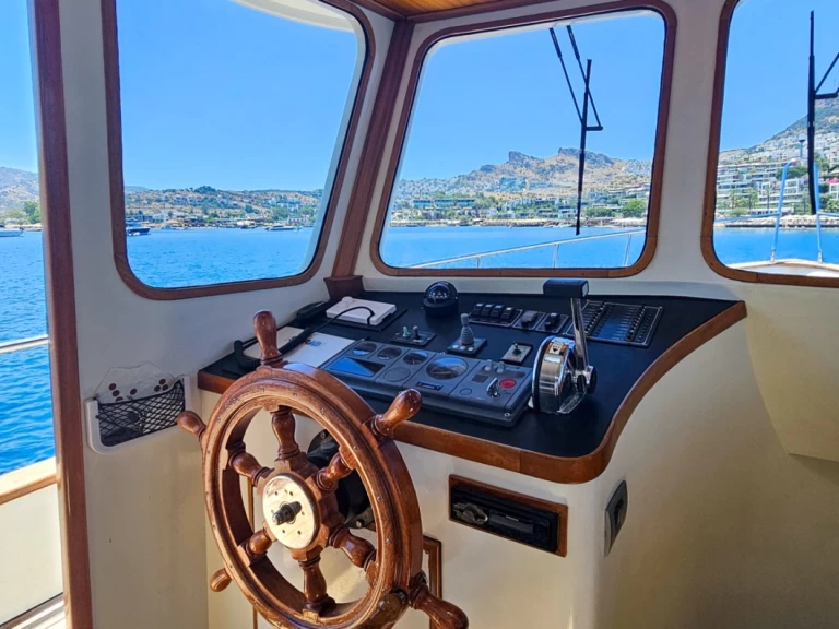 Motorboot te huur in Yalıkavak voor de beste prijs