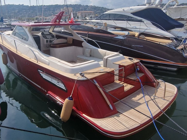 Bootverhuur Gagliotta Lobster 35  in Golfe-Juan via SamBoat