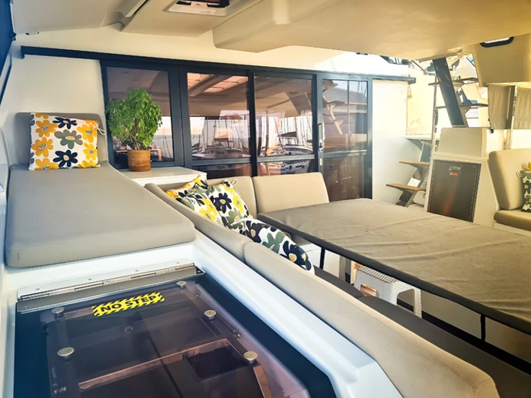 Huur Catamaran met of zonder schipper Fountaine Pajot in Préveza
