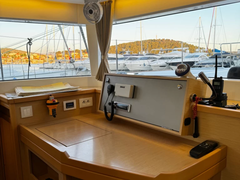 Jachthuur in Rogoznica - Lagoon Lagoon 450 F via SamBoat