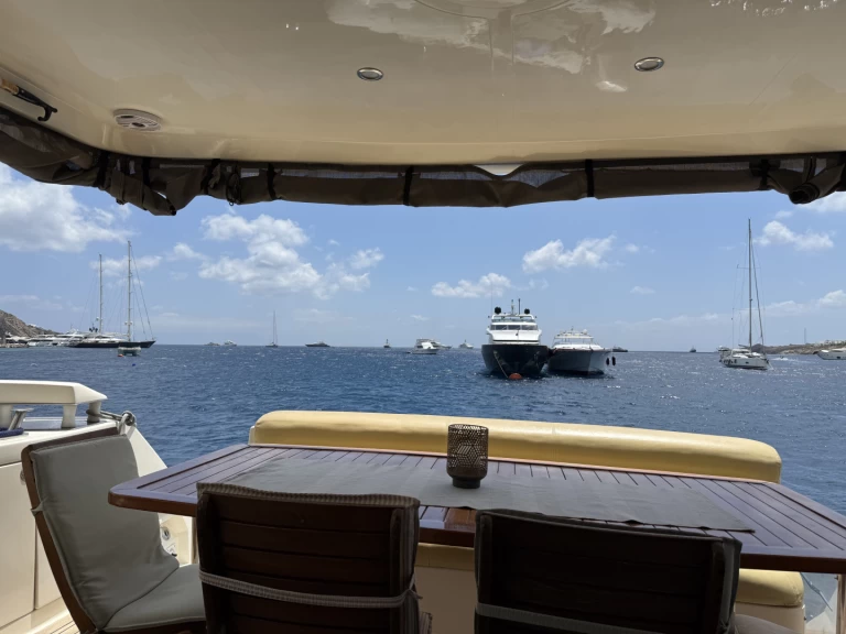 Bootverhuur Aicon aicon 64 in Órmos Bay via SamBoat