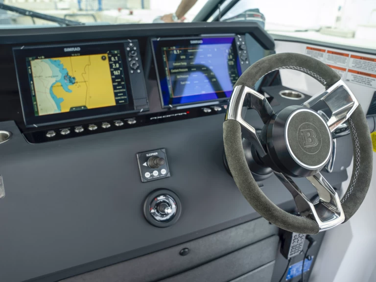 Huur Motorboot met of zonder schipper Axopar in Lávrio