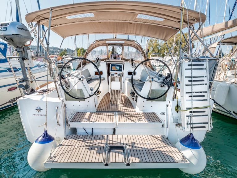 Jeanneau Sun Odyssey 349 te huur van particulier of professional in Gouviá