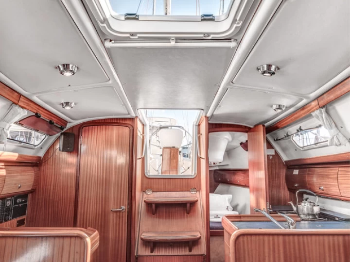 Huur een Bavaria Bavaria 32 in Gouviá