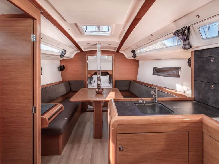 Bootverhuur Gouviá goedkoop Sun Odyssey 349