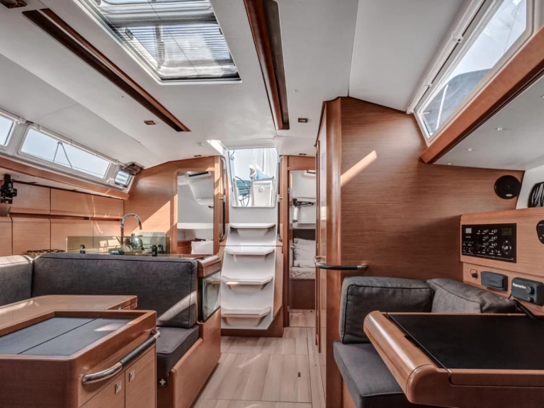 Huur Zeilboot met of zonder schipper Jeanneau in Gouviá