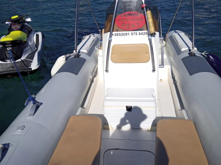 Huur een Bwa Bwa in Prižba