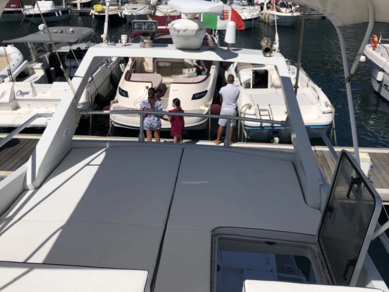 Huur een Comar Clanship 34 fly in Procida