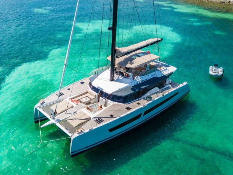 Verhuur Jacht Fountaine Pajot met vaarbewijs