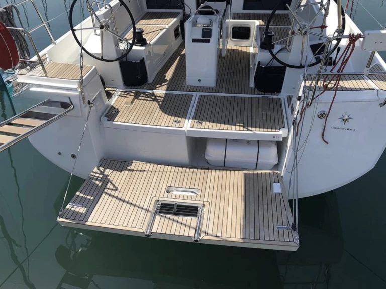 Verhuur Zeilboot in Lefkáda - Jeanneau Sun Odyssey 440