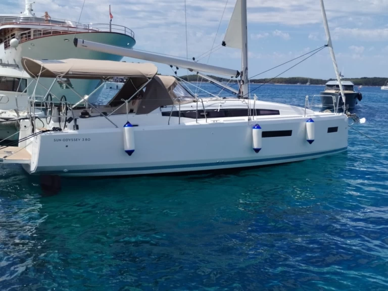 Bootverhuur Dubrovnik goedkoop Sun Odyssey 380