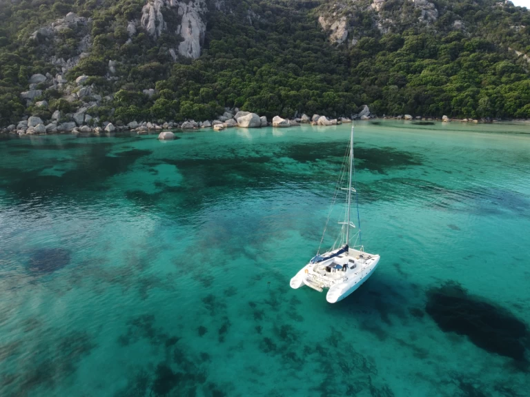 Huur Catamaran met of zonder schipper Fountaine Pajot in Baie de San Ciprianu