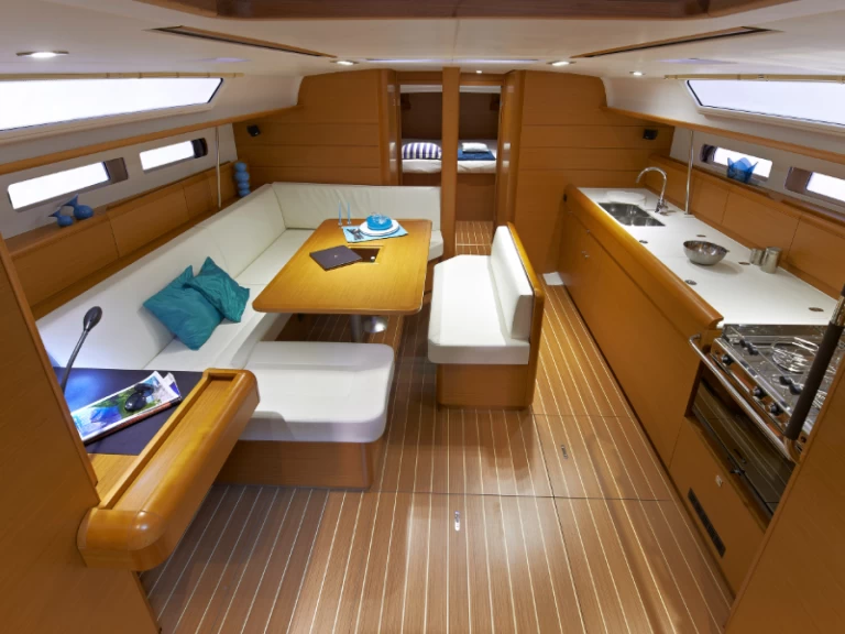 Huur een Jeanneau Sun Odyssey 479 in Road Town