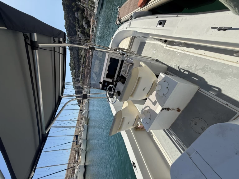 Bootverhuur Mandelieu-la-Napoule goedkoop Quest 207