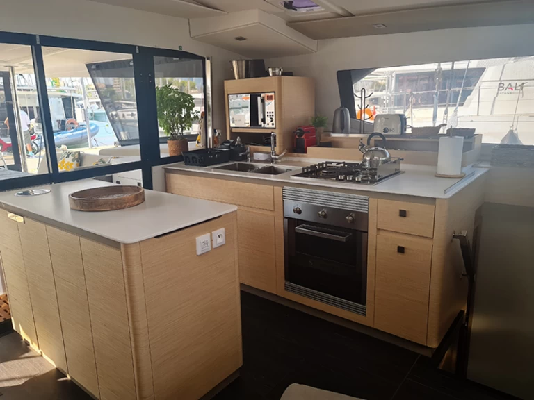 Huur een Fountaine Pajot Aura 51 in Préveza