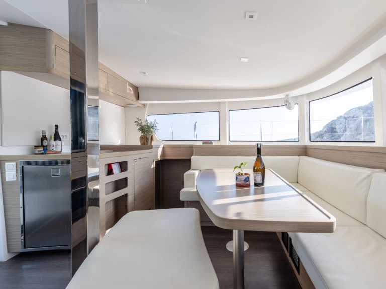 Huur Catamaran met of zonder schipper Lagoon in Álimos