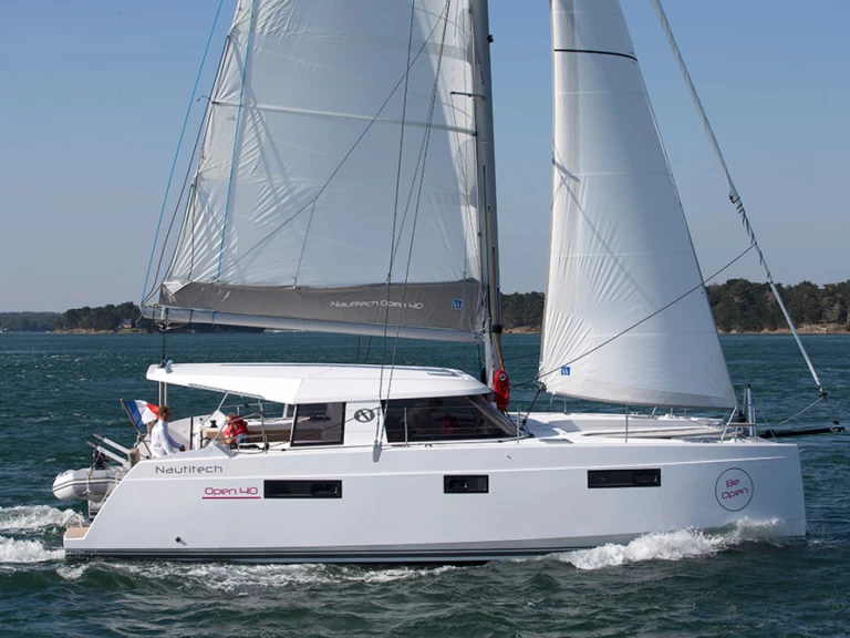 Verhuur Catamaran Bavaria met vaarbewijs