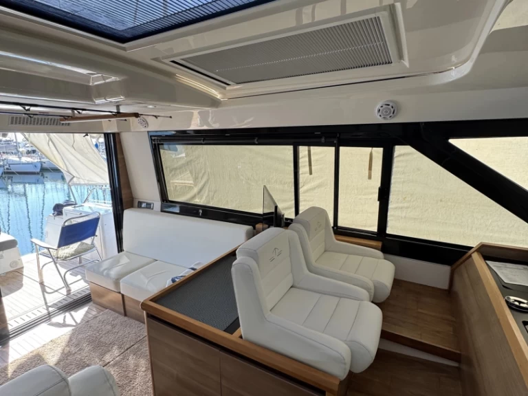 Sealine C48 te huur van particulier of professional in Marina Delta Kallithea