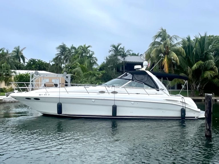 Huur een Sea Ray Sea Ray 410 Sundancer in Miami