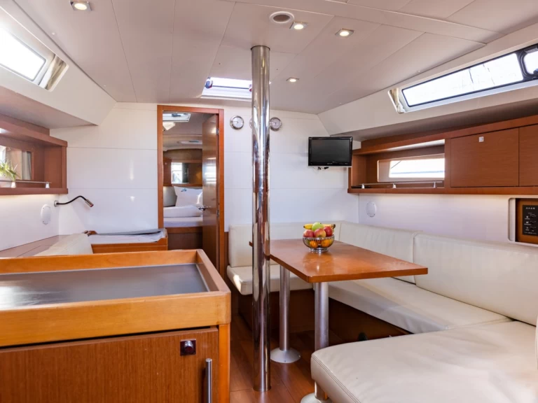 Bootverhuur Bénéteau Oceanis 41.1 in Primošten via SamBoat