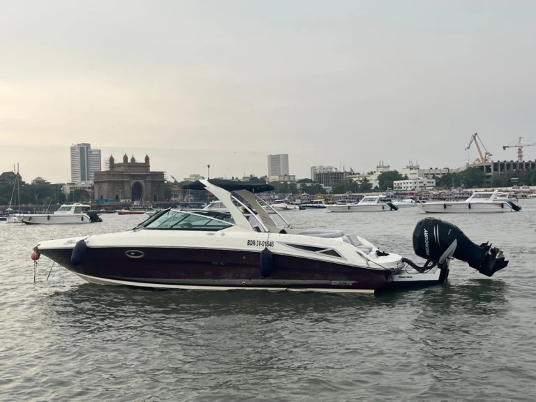 Bootverhuur Mumbai goedkoop Sea Ray SLX 300